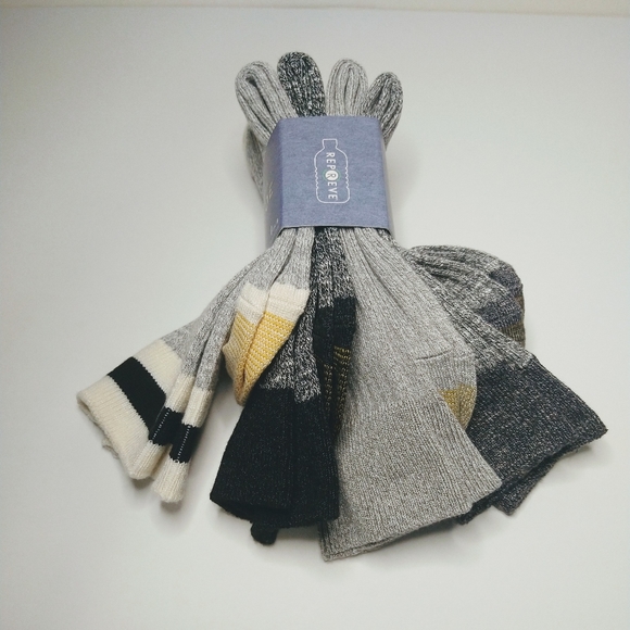 Men's Gold Toe casual traveler crew socks 4 pair pack Grey Heather Black White - Picture 7 of 8